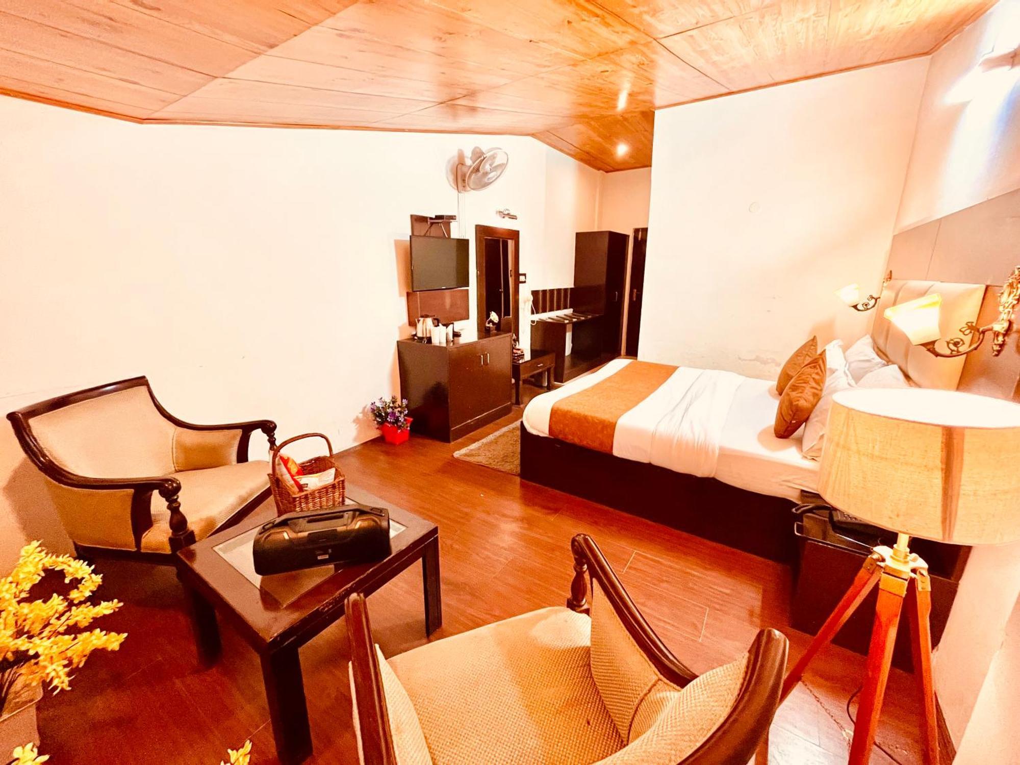 Hotel The North Wind In City Center, Manali Exteriér fotografie