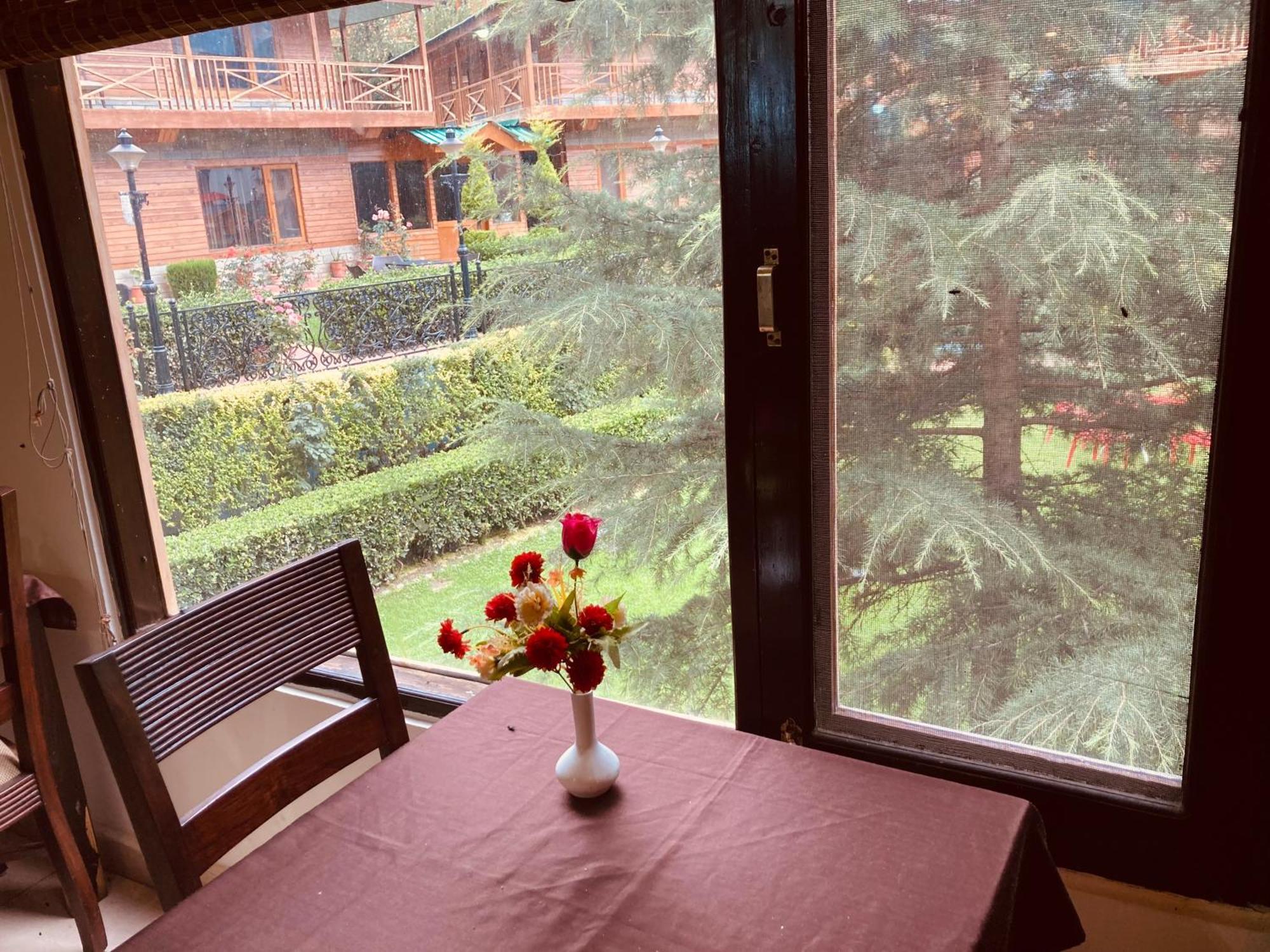 Hotel The North Wind In City Center, Manali Exteriér fotografie